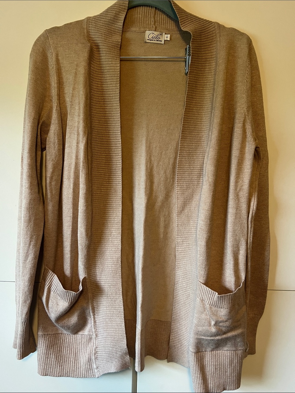 Cielo Open-Front Knit Cardigan in Camel